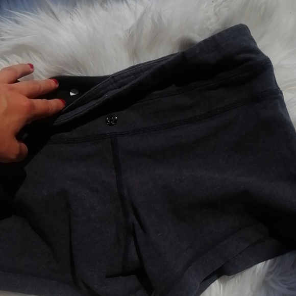 Shorts - Picture 6 of 7